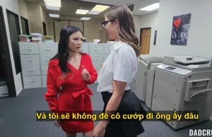 Bố dượng may mắn nắc cùng lúc hạt giống nhỏ và em trợ lý riêng
