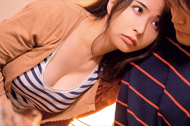 Vợ mới cưới của anh trai của tôi trở nên dâm đãng mỗi khi say xỉn