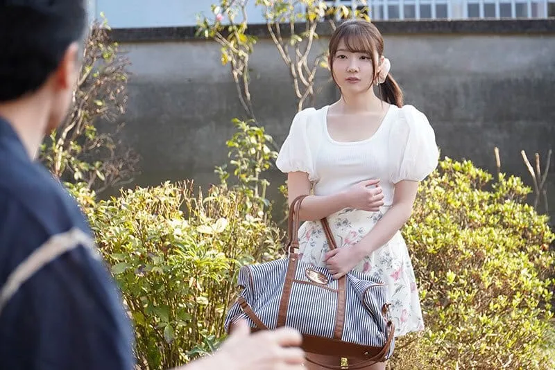 Gặp lại cháu gái hàng xóm tôi đã trả bài từ 10 năm trước về quê