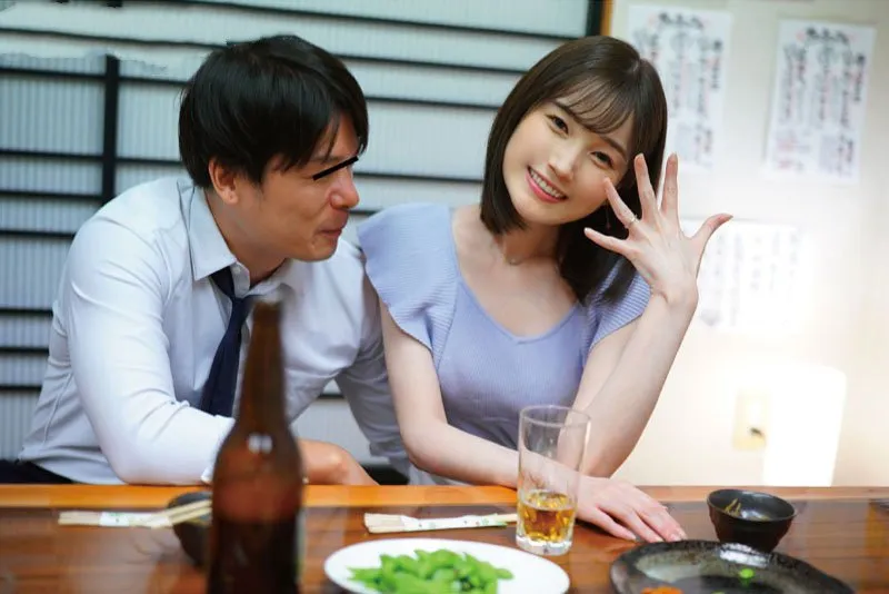 Vợ yêu xin anh xã đi họp lớp rồi mất liên lạc sau khi tình cũ đưa vào khách sạn