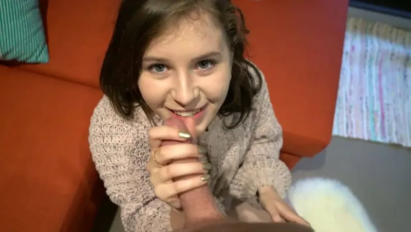 Bắn tinh ngập chiếc bướm hồng của tình nhân dễ thương