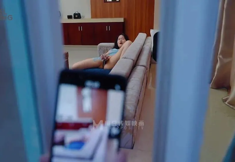 đột nhập xxx em gần nhà đang thủ dâm