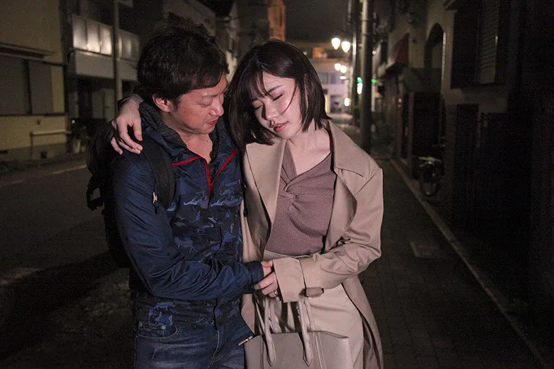 đưa nữ đồng nghiệp nhậu say xỉn vì cãi nhau với chồng về nhà