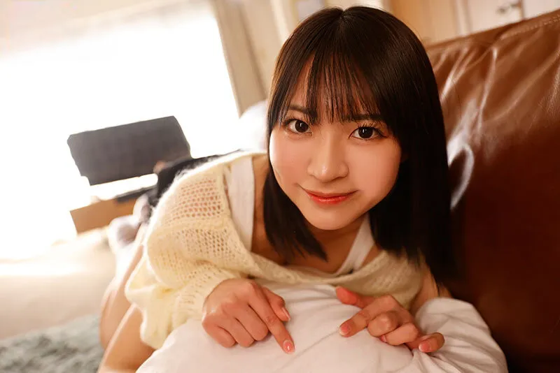 Chị gái lần đầu có anh người yêu còn nhiều ngỡ ngàng nên mượn chuối thằng em tập trước